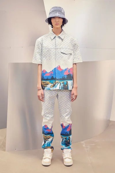 Look 18
